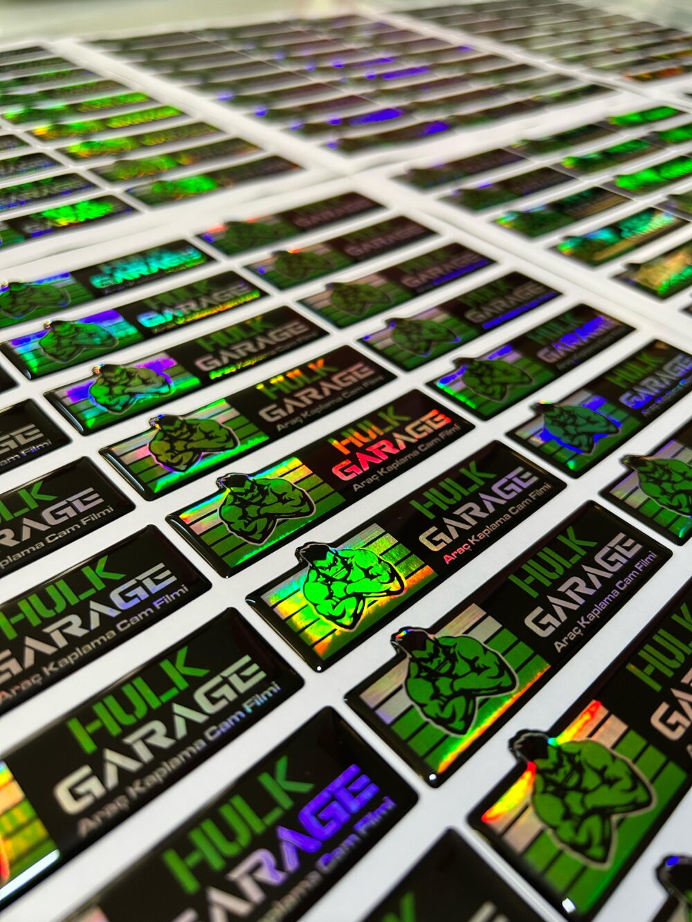 6x2 500 Adet Hologram Baskes Etiket (Tasarımda beyaz görünümlü yerler hologramlı olacaktır) - Görsel 5